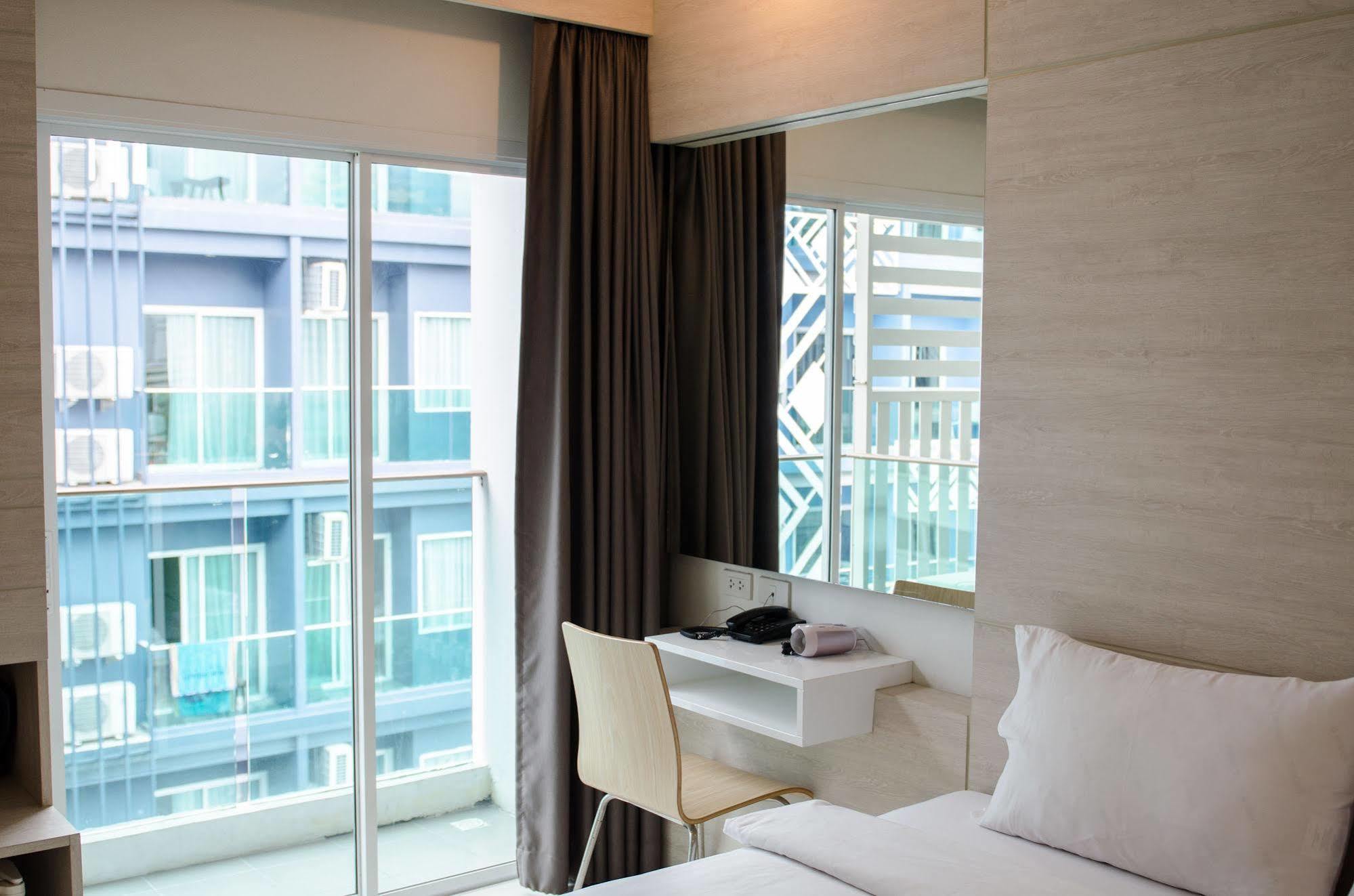 Mirage Express Patong Phuket Hotel Zewnętrze zdjęcie